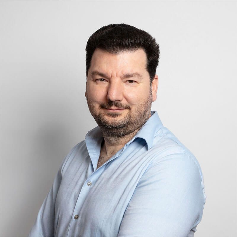 Peter Kutrubis Headshot Analytic Partners